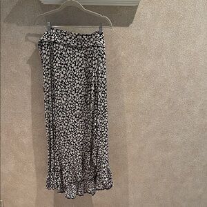 Chic Black and White Maxi Skirt